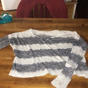Long sleeve crop top